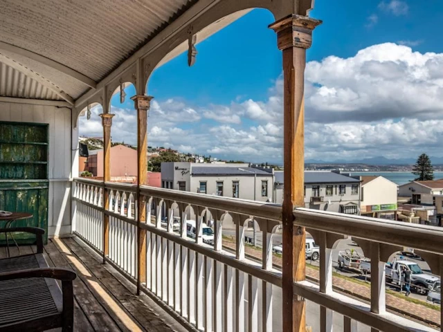 Sandstone Manor Guesthouse