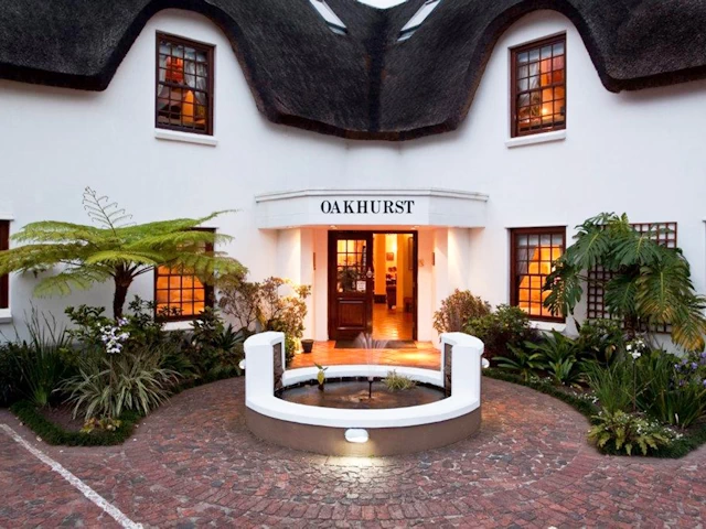 Oakhurst Hotel